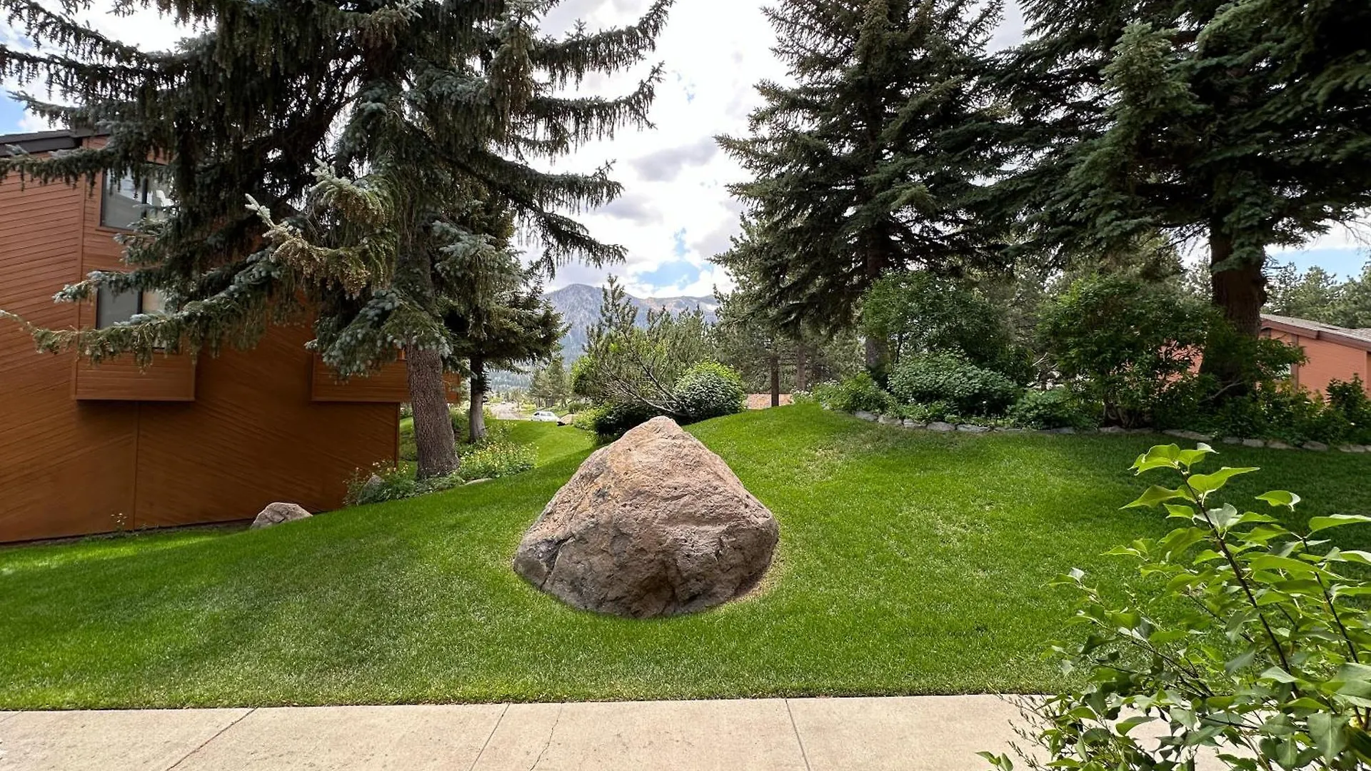 Snowflower #75 Condo Mammoth Lakes USA